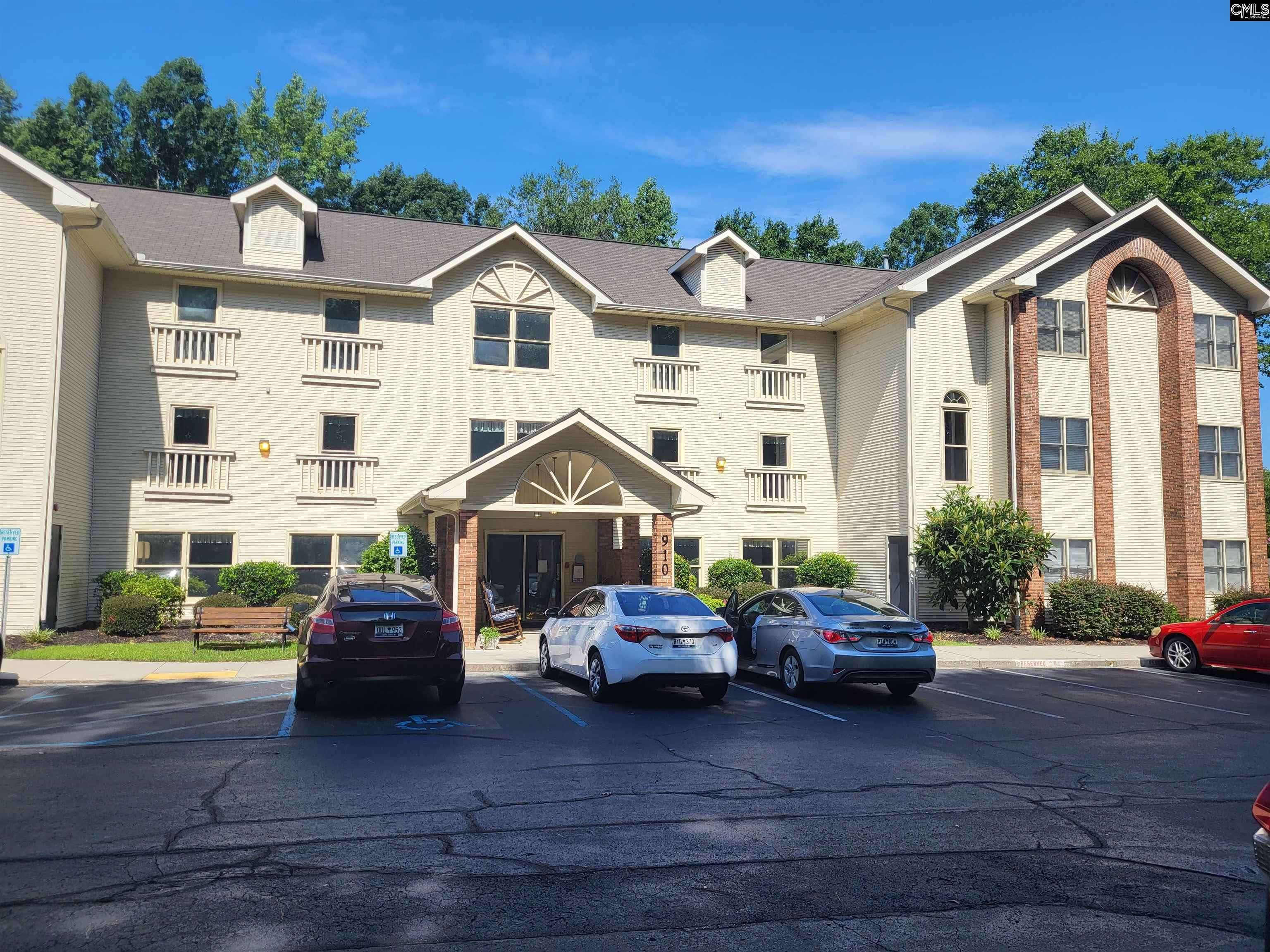 West Columbia, SC 29169,910 Poinsett Place 3 #3