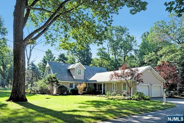 Allendale, NJ 07401,151 Donnybrook DR