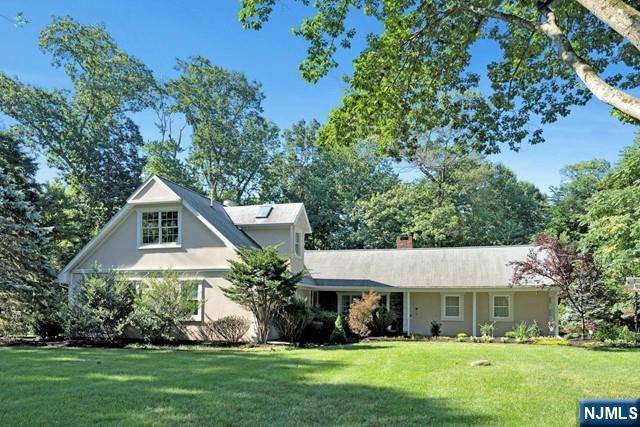 Allendale, NJ 07401,151 Donnybrook DR