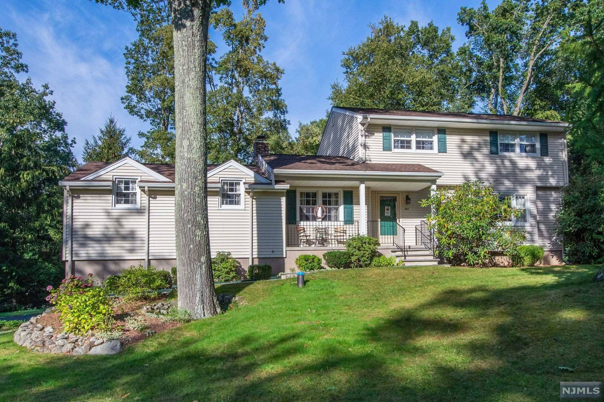 Franklin Lakes, NJ 07417,263 Forest Glen AVE