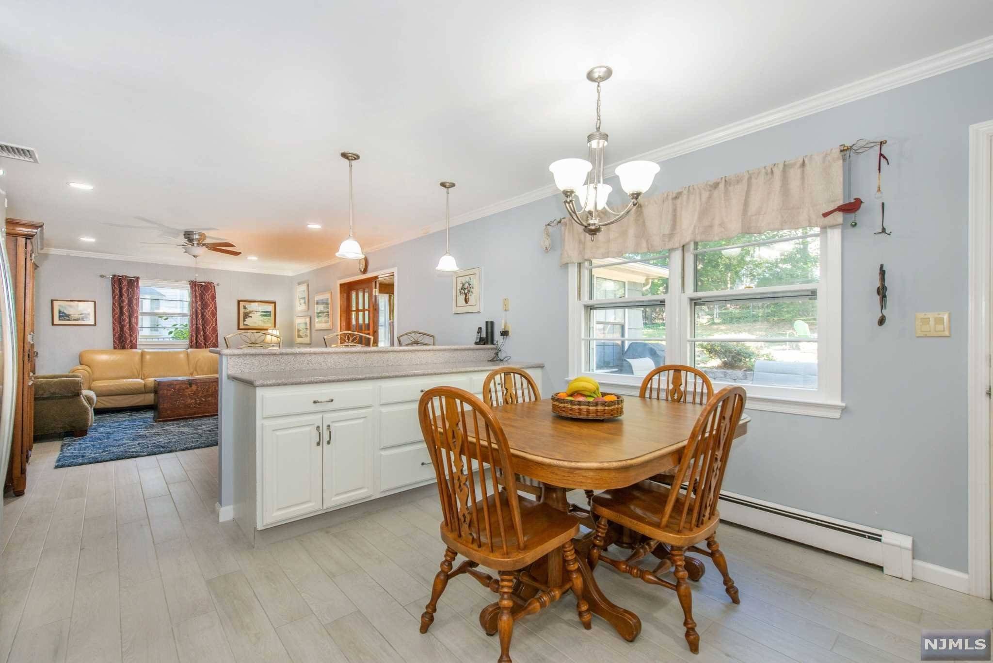 West Caldwell, NJ 07006,33 Cavell PL