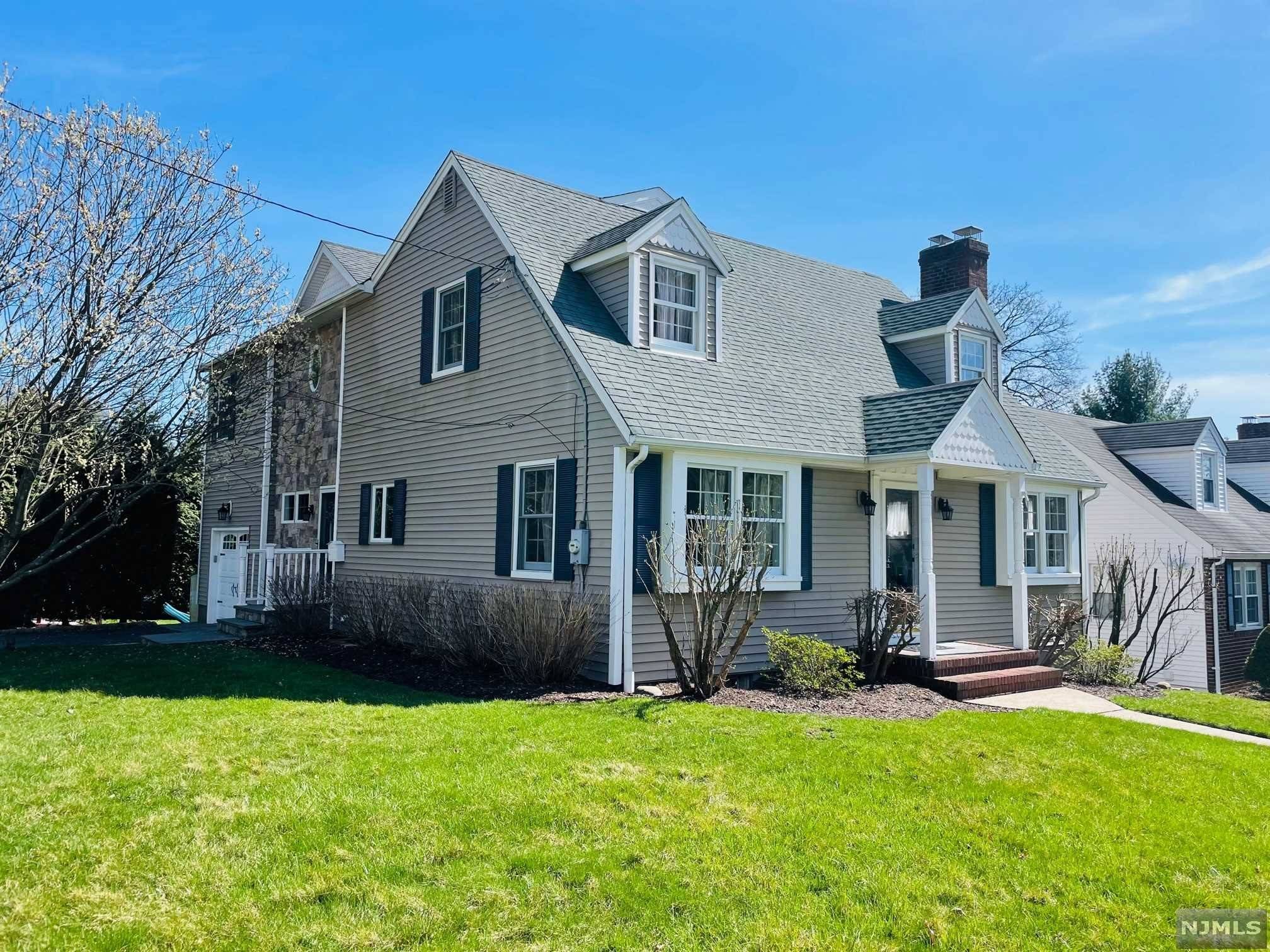 Midland Park, NJ 07432,62 Erie AVE