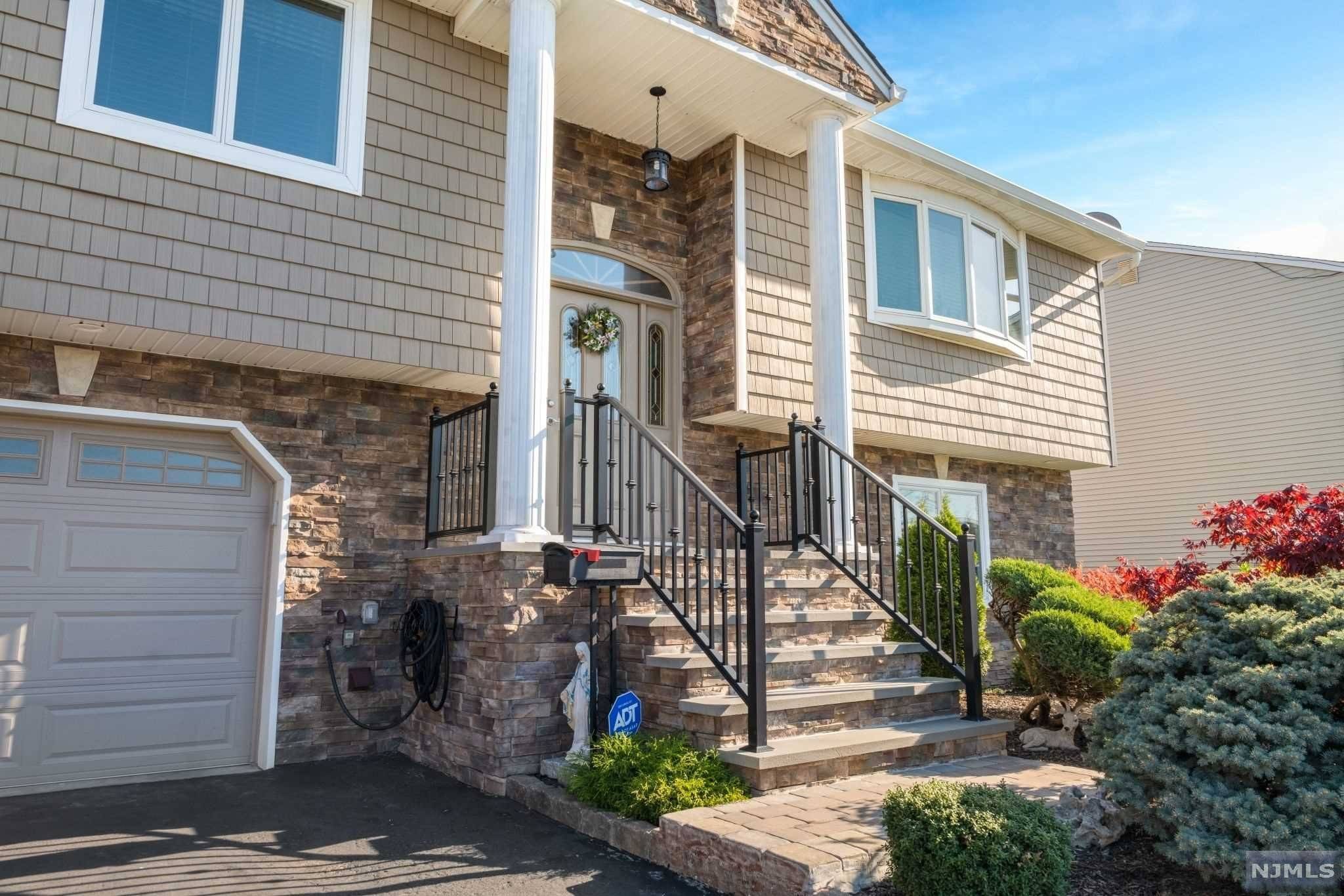 Saddle Brook, NJ 07663,84 Claremont AVE