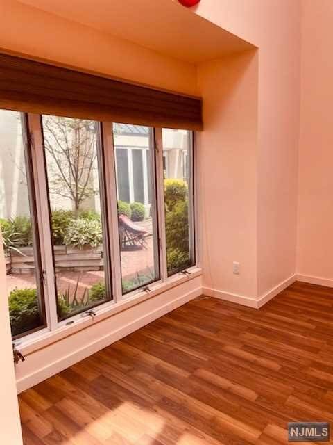 Little Ferry, NJ 07643,151 Liberty ST #21