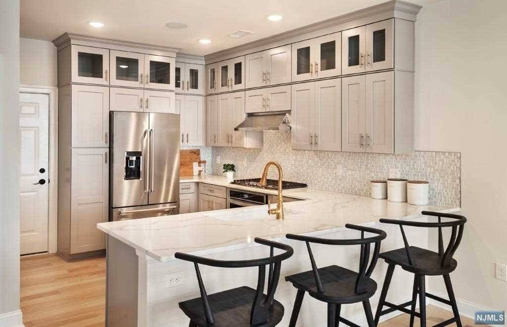 Wood Ridge, NJ 07075,31 Arnold DR