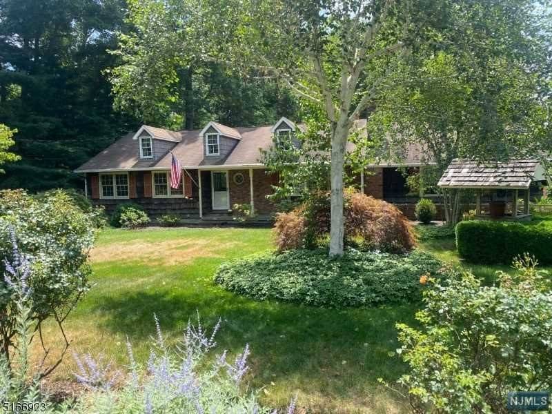 Montville Township, NJ 07082,6 Tumbling Brook RD