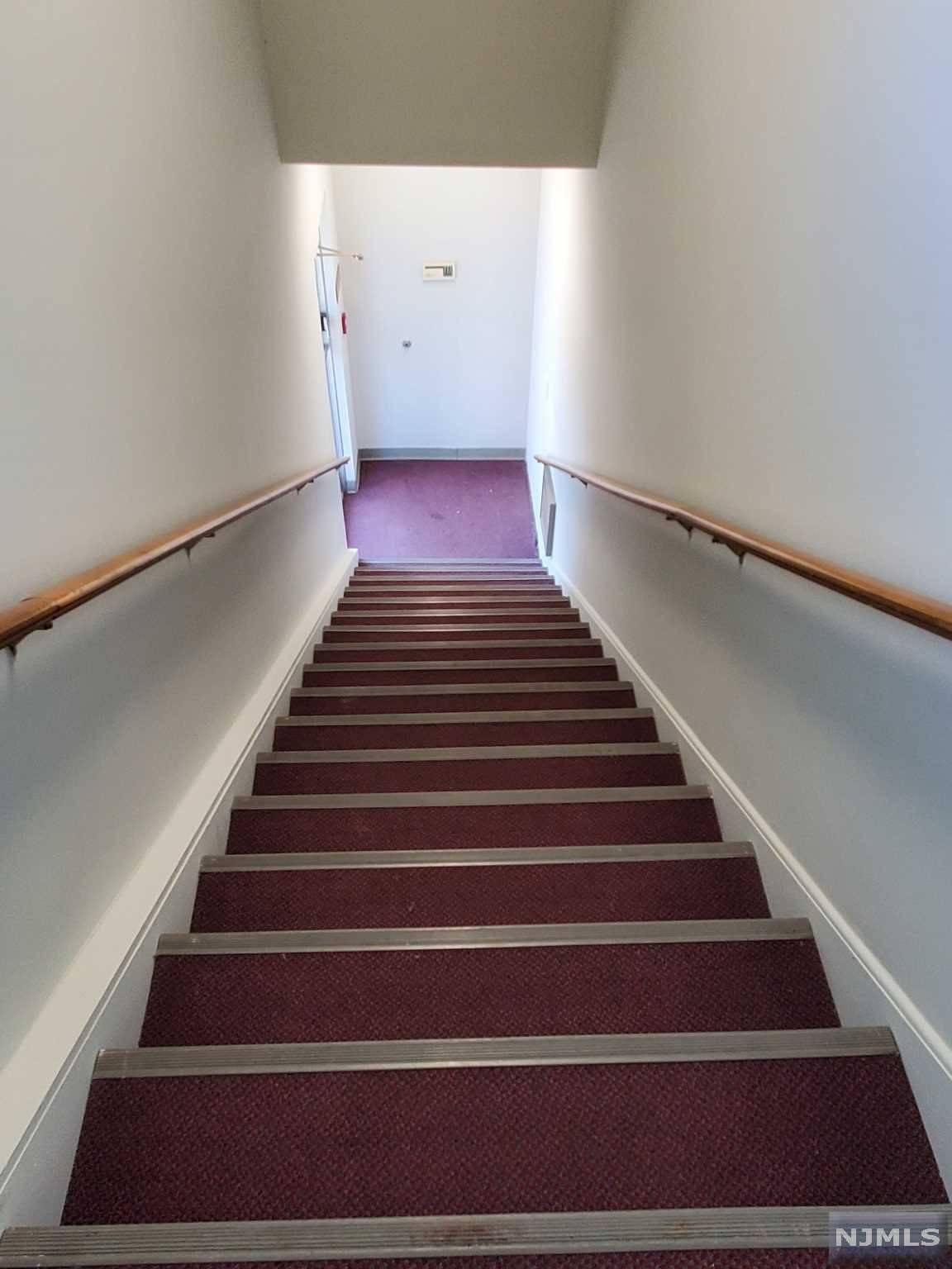 Englewood Cliffs, NJ 07632,474 Sylvan AVE #2nd floor-B