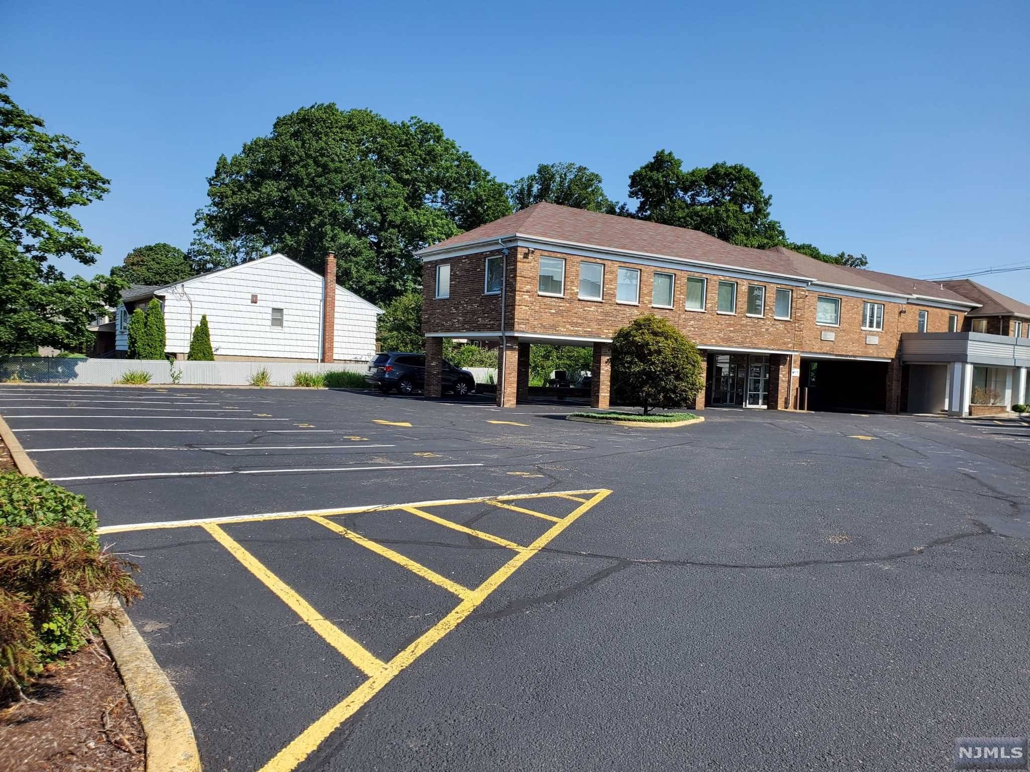 Englewood Cliffs, NJ 07632,474 Sylvan AVE #2nd floor-B