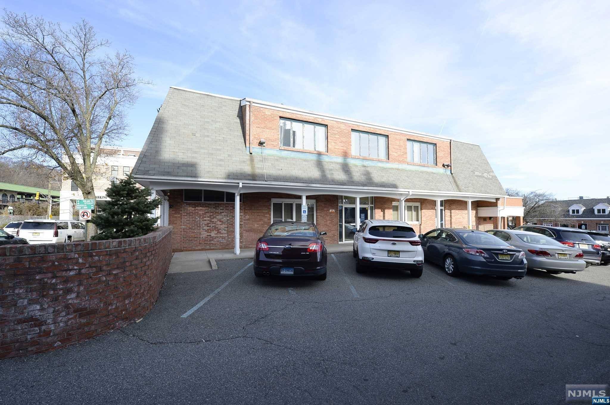 Ridgewood, NJ 07450,55 N Broad ST