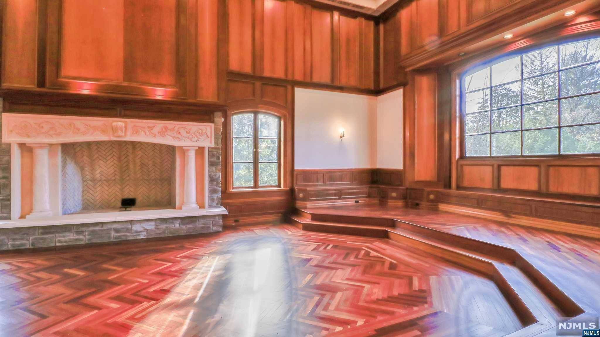 Saddle River, NJ 07458,64 Stony Ridge RD