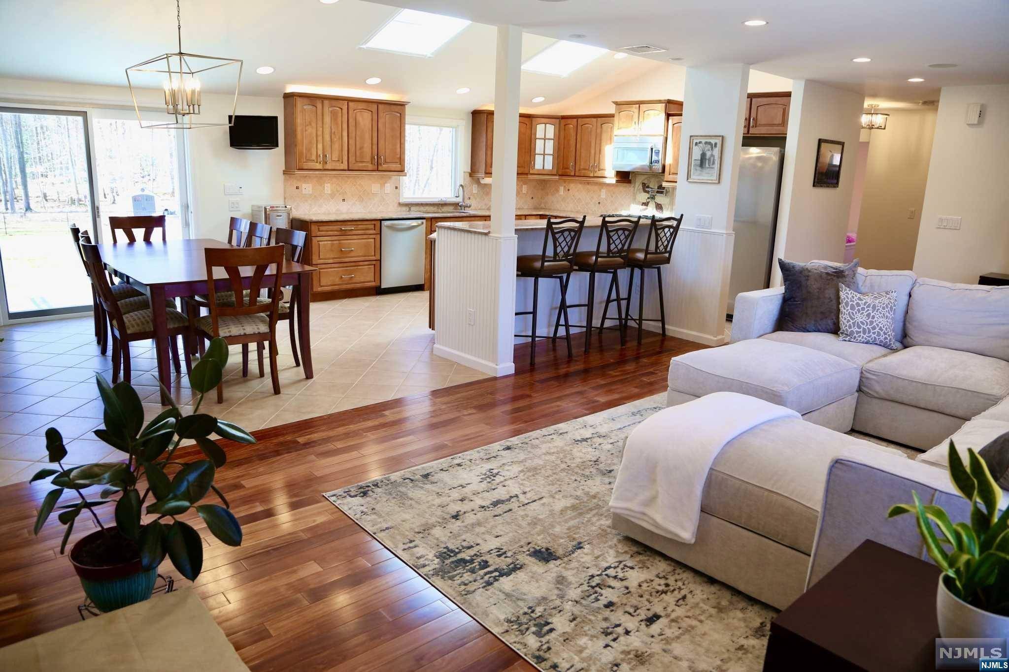 Par-troy Hills Twp., NJ 07054,15 Madeleine PL