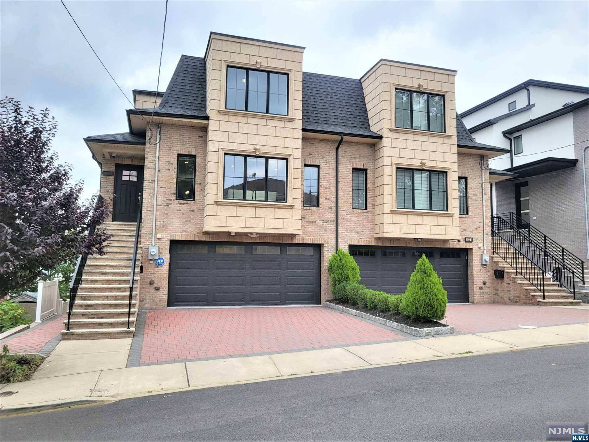 Fort Lee, NJ 07024,1033A Morningside LN