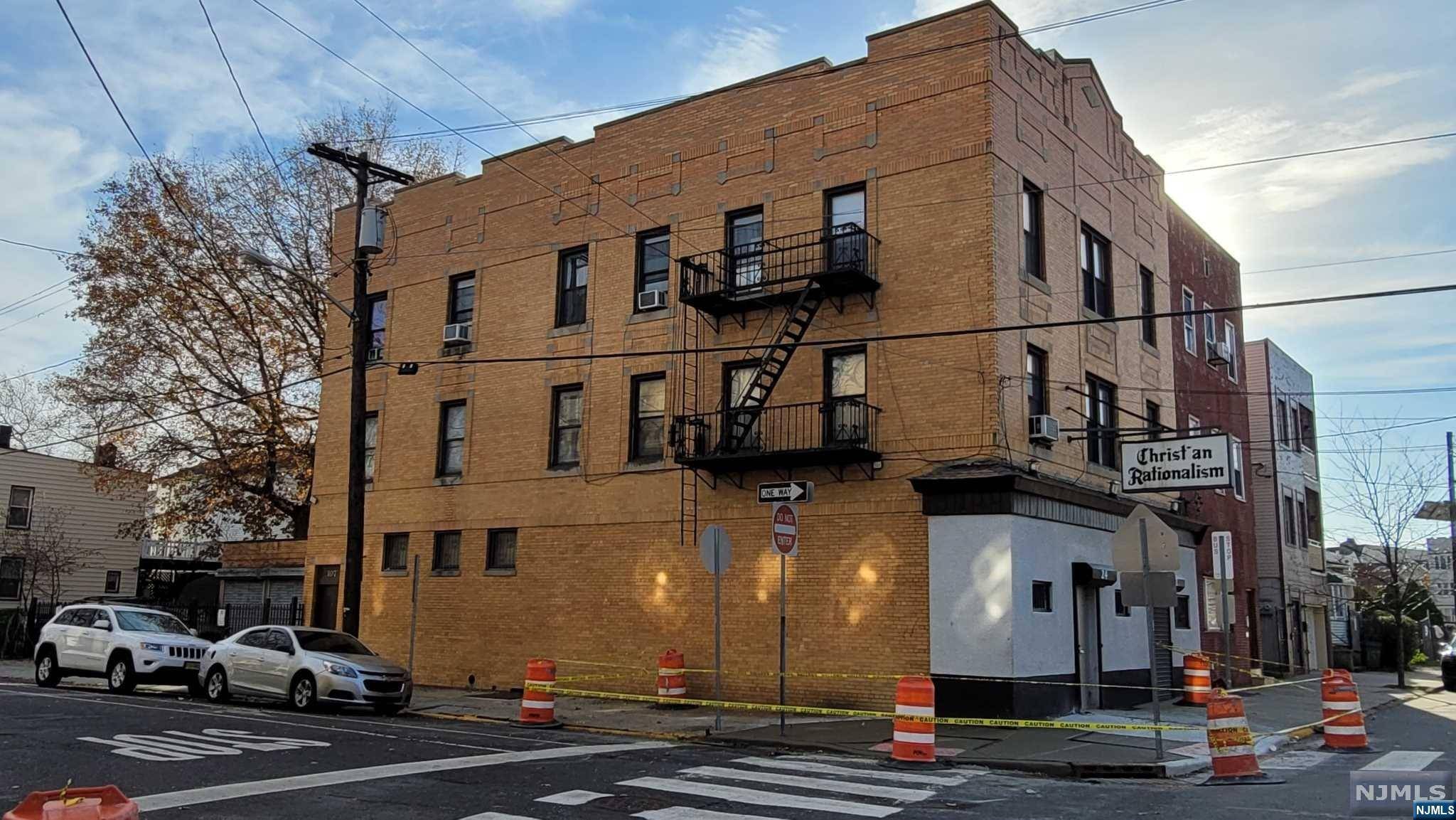 Jersey City, NJ 07305,24 Martin Luther King DR