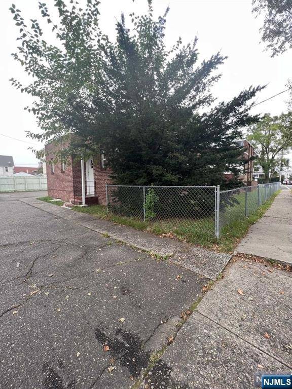 Passaic, NJ 07055,181 Lexington AVE