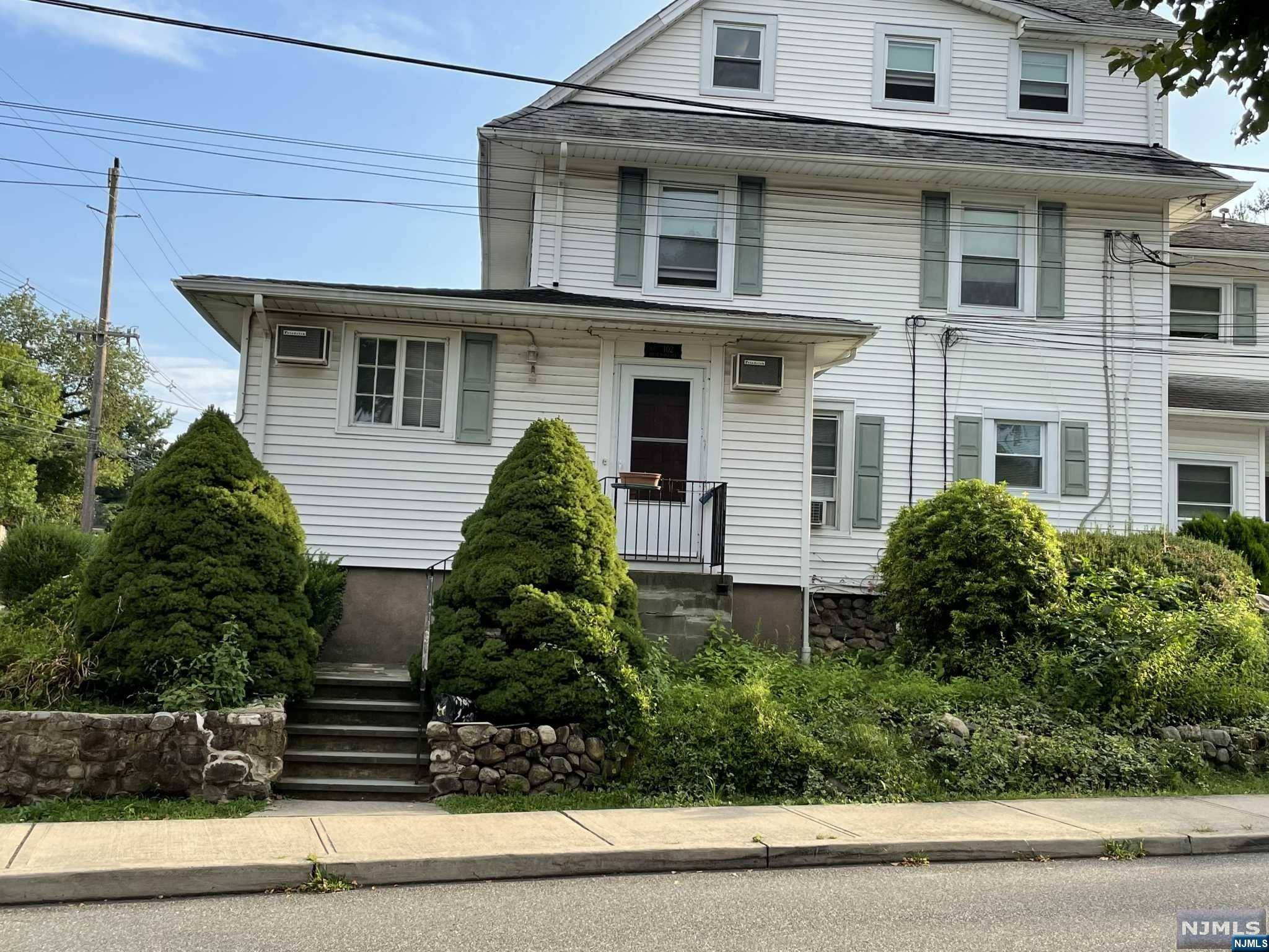 Ridgewood, NJ 07450,102 S Maple AVE #C