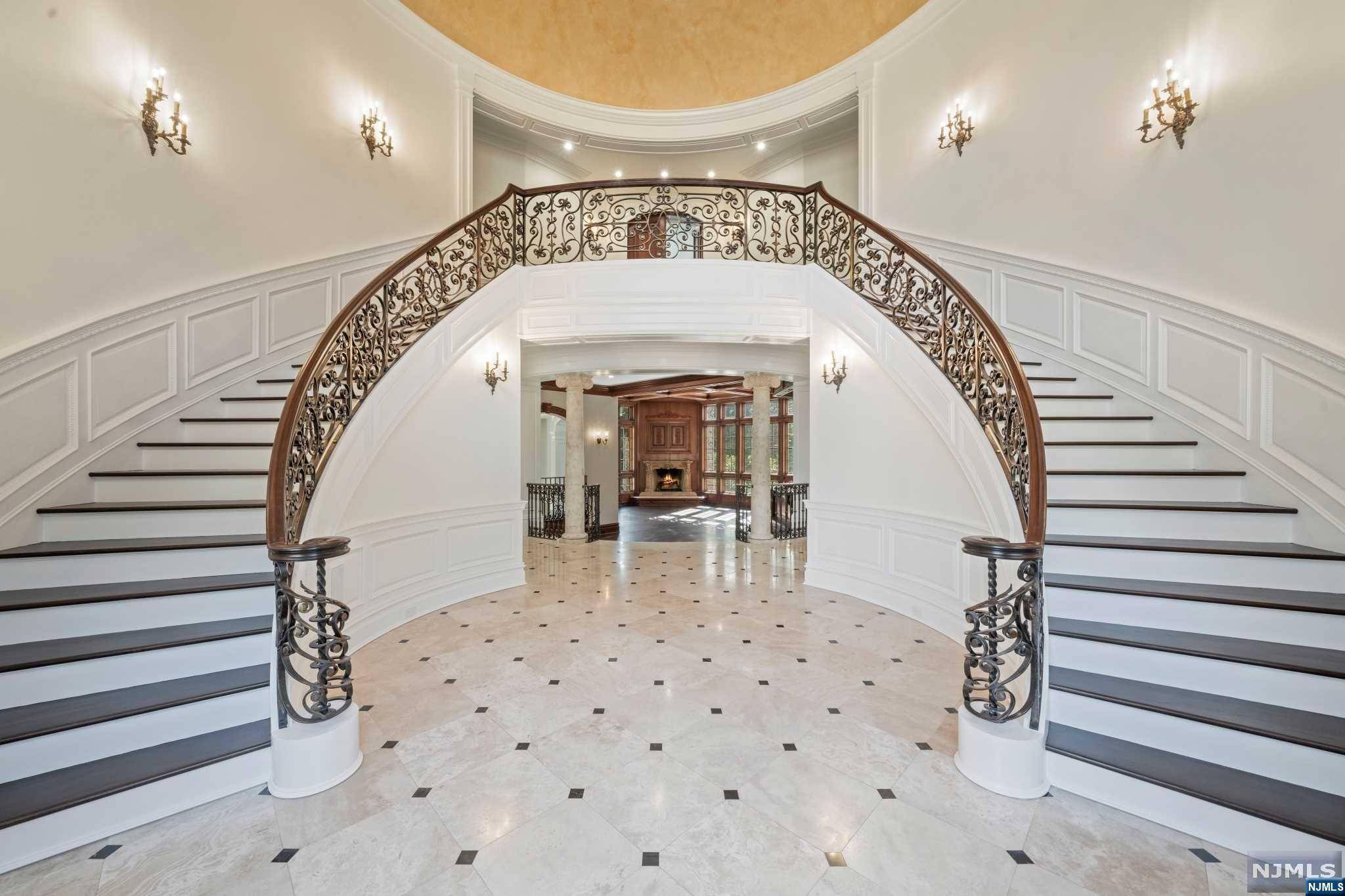 Montville Township, NJ 07045,6 Stoney Pond WAY