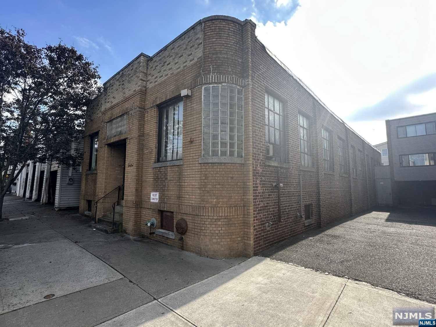 Guttenberg, NJ 07093,109 71st ST
