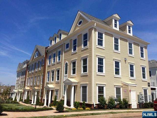 Teaneck, NJ 07666,63 Parkside LN