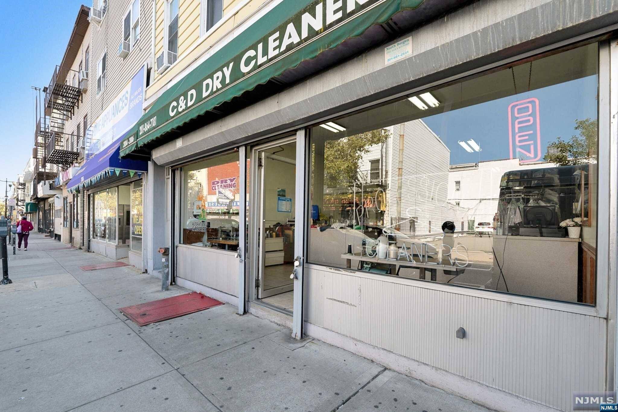 Union City, NJ 07087,2004 Bergenline AVE