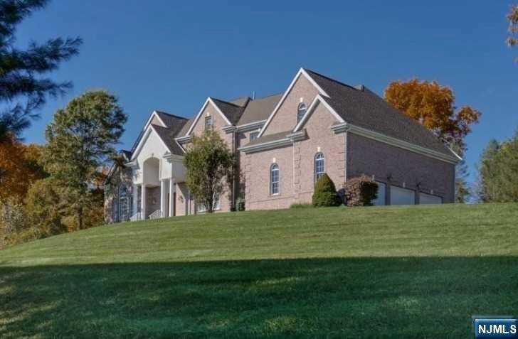 Chester Township, NJ 07930,6 Trout Brook CT