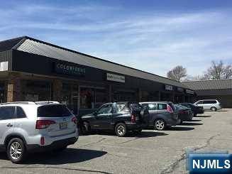Pequannock Township, NJ 07440,166 Newark Pompton TPKE