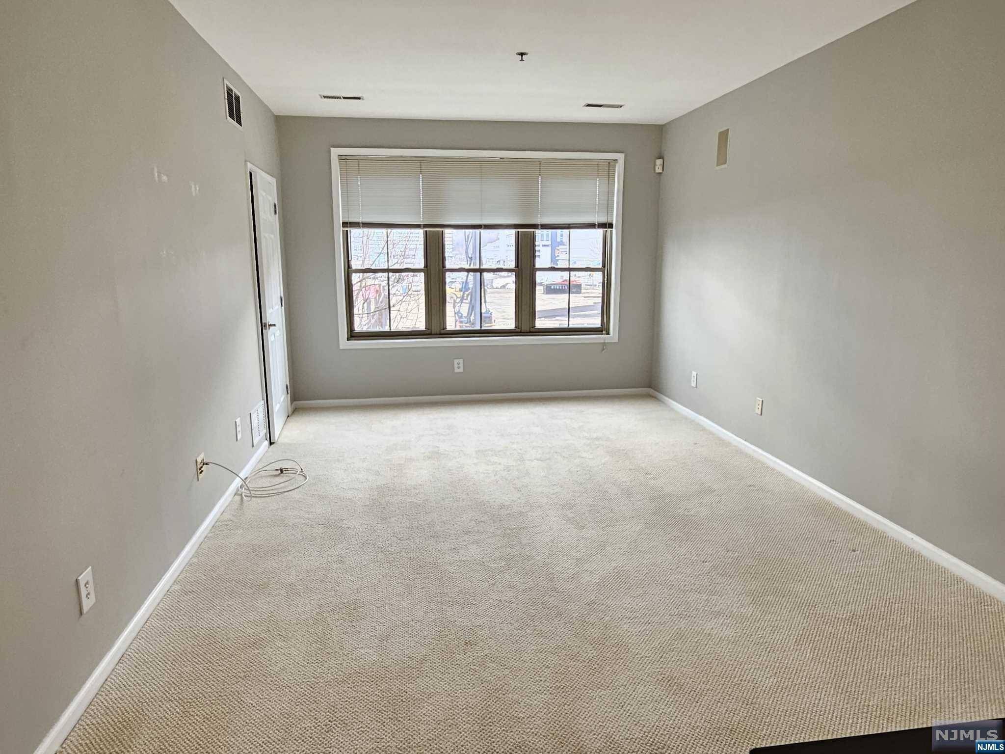 West New York, NJ 07093,26 Ave At Port Imperial #212