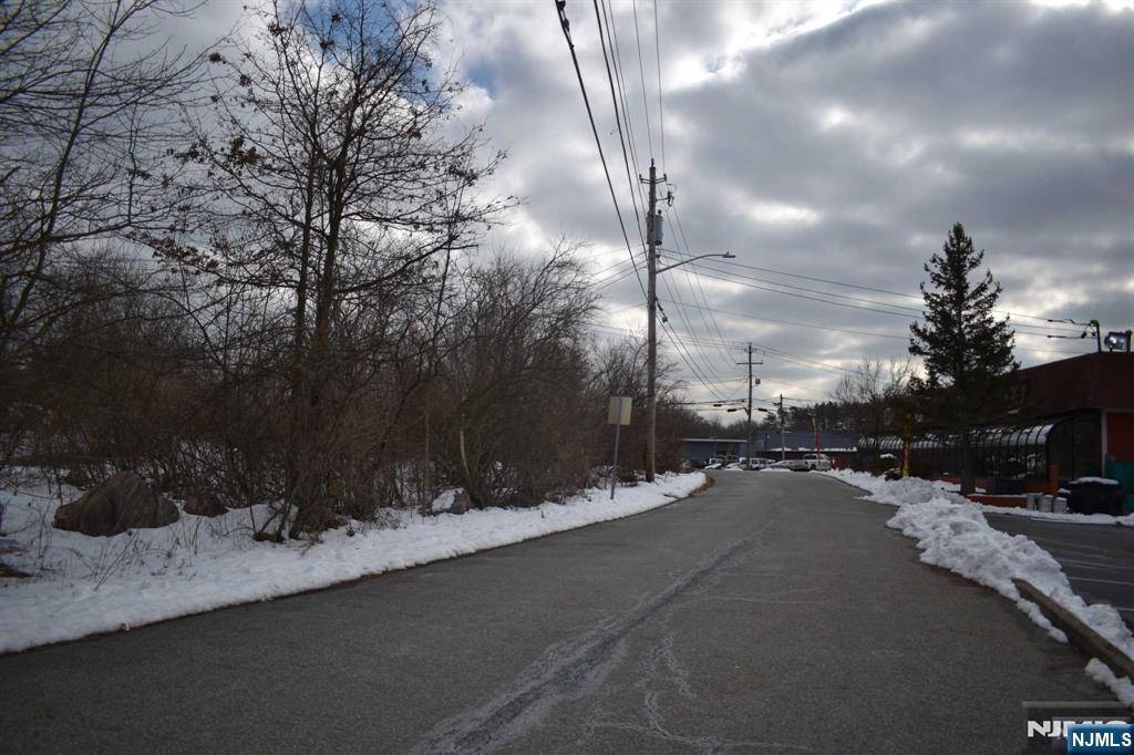 West Milford, NJ 07421,13-19 Lakeside RD