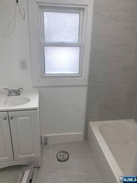 Newark, NJ 07107,163 N 12th ST