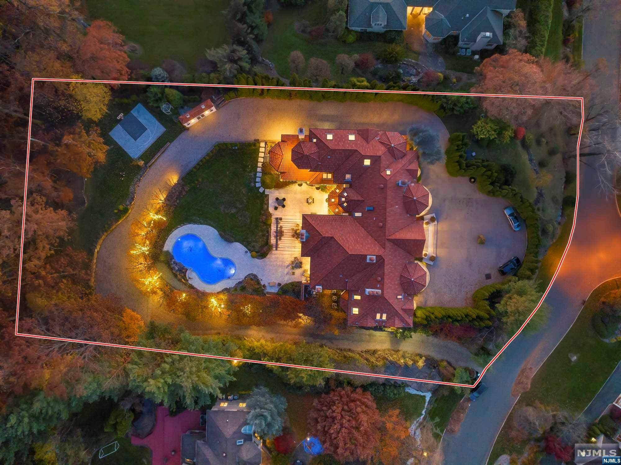 Cresskill, NJ 07626,142 Hoover DR