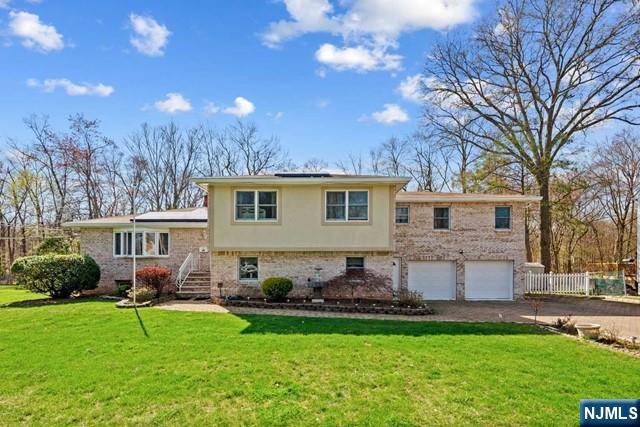 Paramus, NJ 07652,26 Clauss AVE