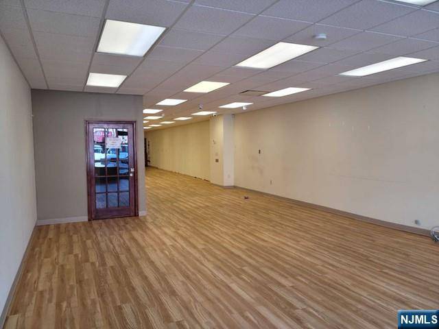 Glen Rock, NJ 07452,210 Rock RD