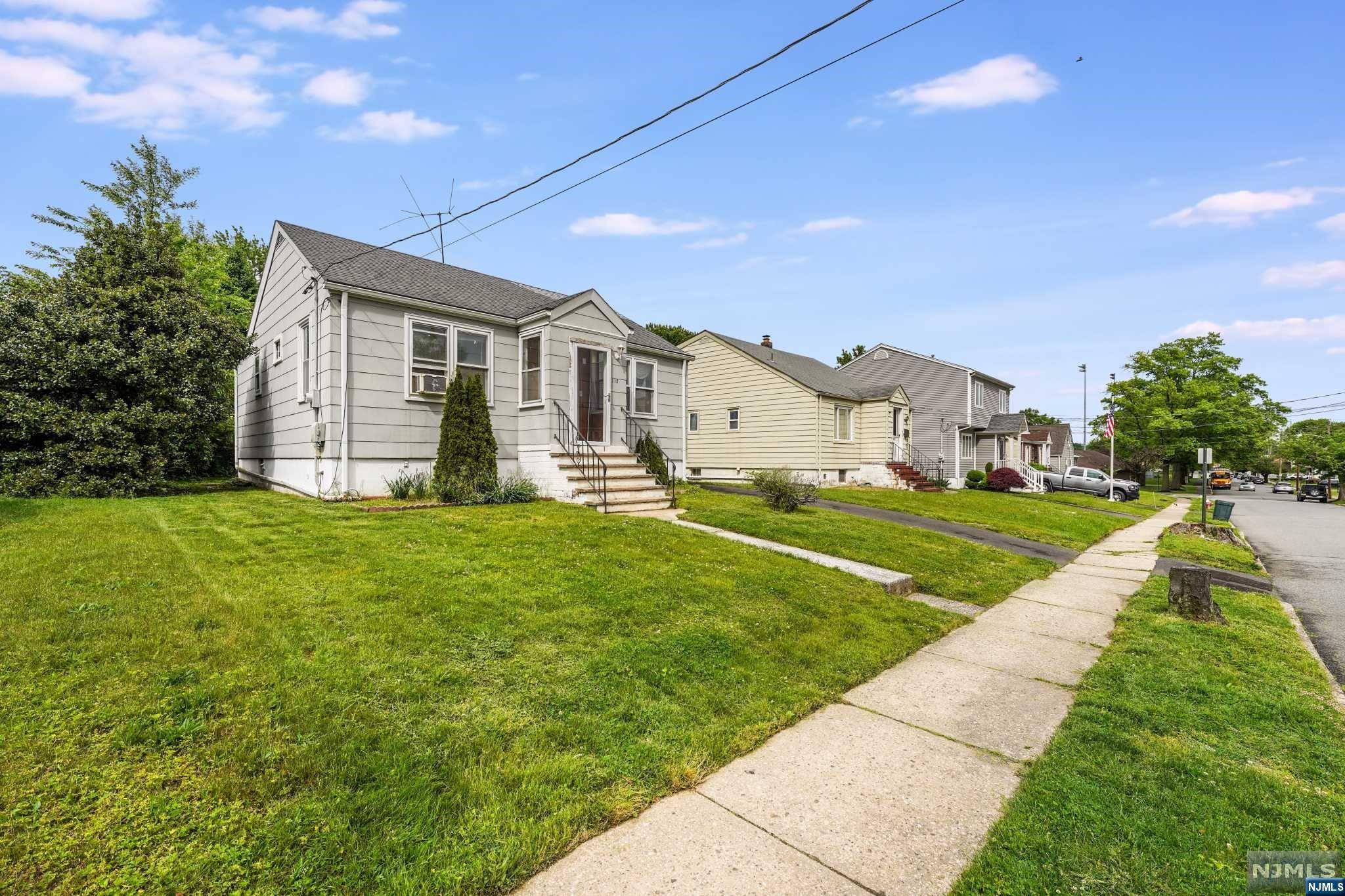 Little Ferry, NJ 07643,112 Lakeview AVE