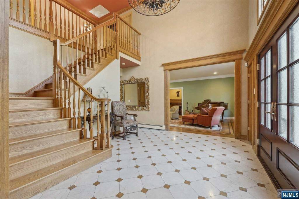 Upper Saddle River, NJ 07458,6 Mettowee Farms CT