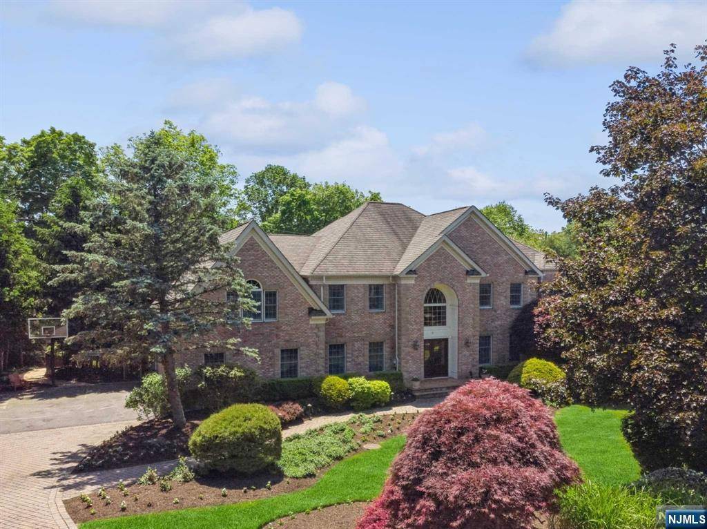 Upper Saddle River, NJ 07458,6 Mettowee Farms CT
