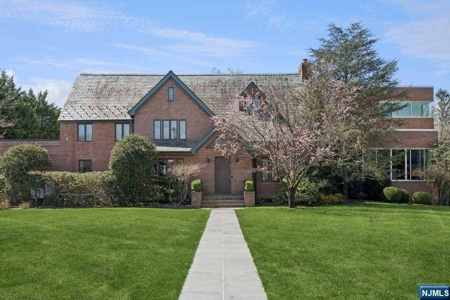 Teaneck, NJ 07666,532 Winthrop RD