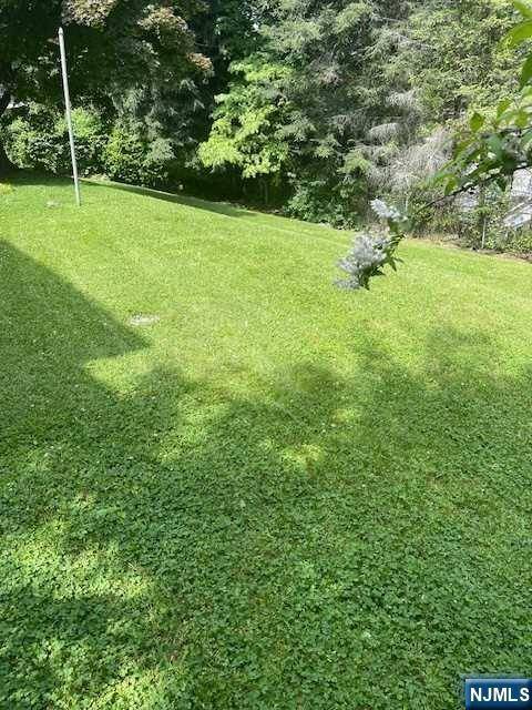 West Orange, NJ 07052,17 Mountain DR
