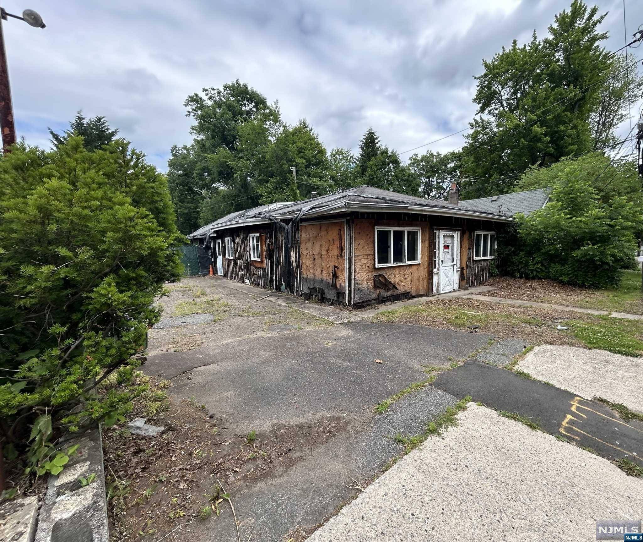 Paramus, NJ 07652,495 Paramus RD