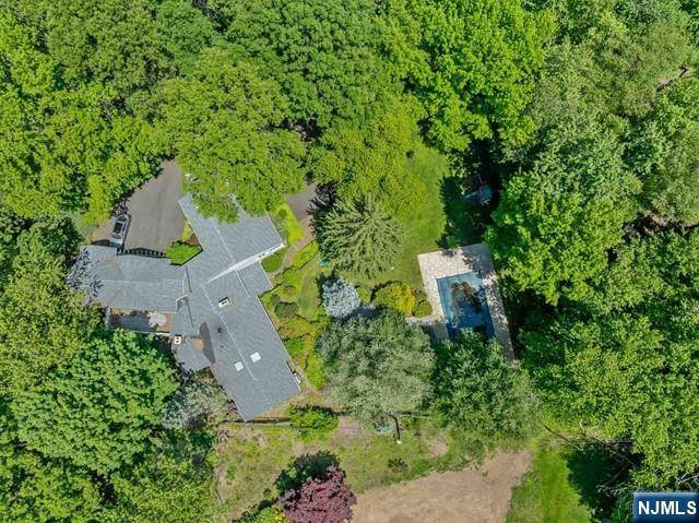 Cresskill, NJ 07626,3 Lambs LN