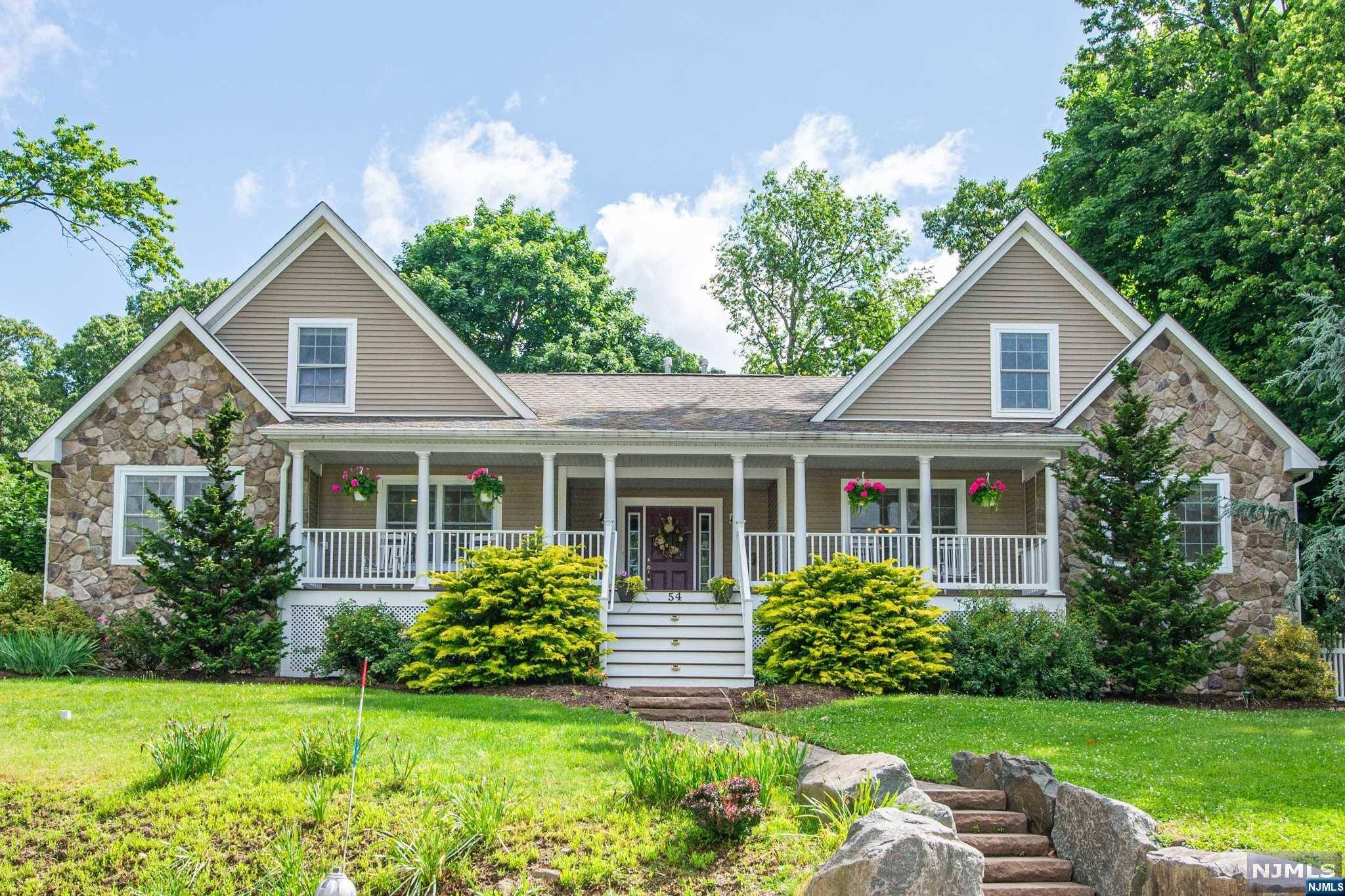 Midland Park, NJ 07432,54 Franklin AVE