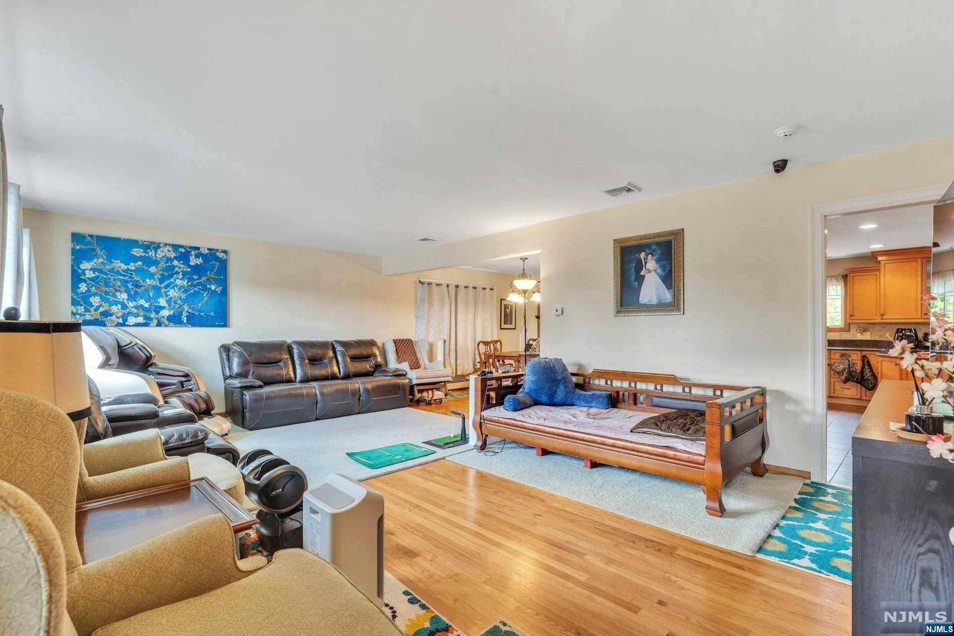Wallington, NJ 07057,208 Alden ST