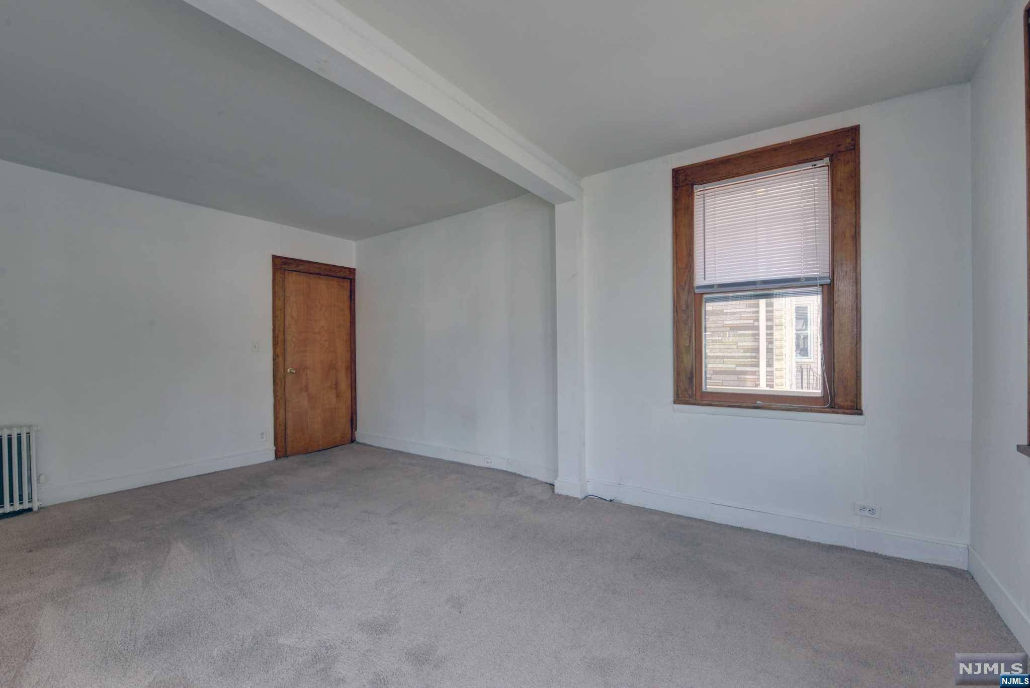 Wallington, NJ 07057,35 Tuttle ST