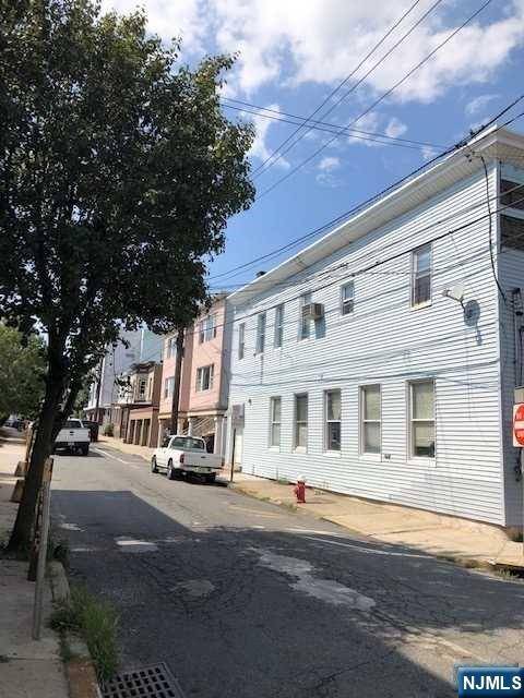 West New York, NJ 07093,586 54th ST