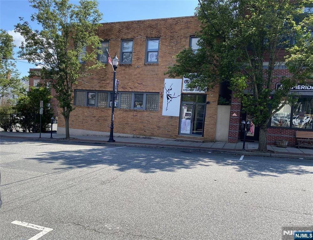Rutherford, NJ 07070,28 Glen RD