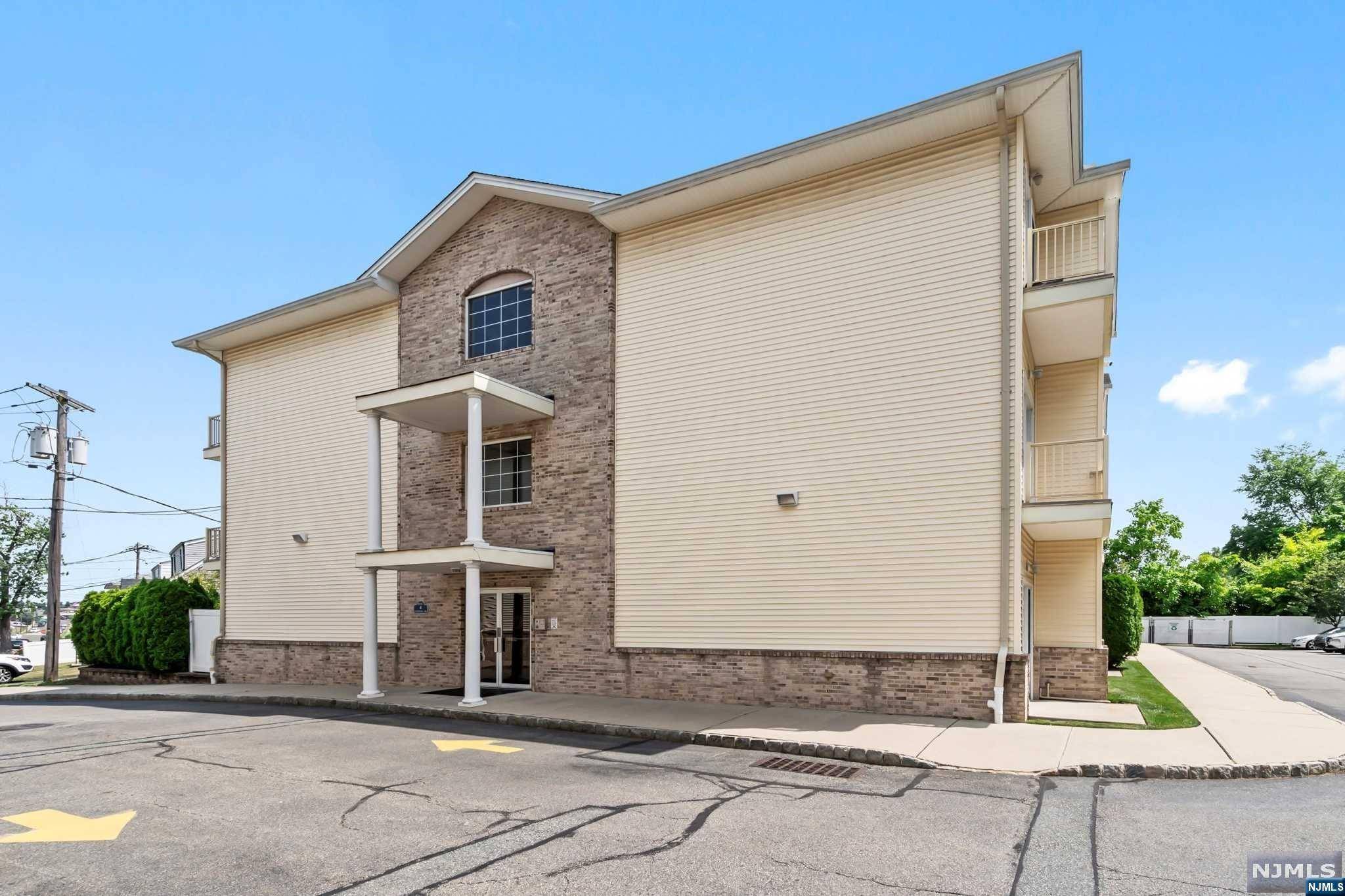 Saddle Brook, NJ 07663,520 Victor ST #54