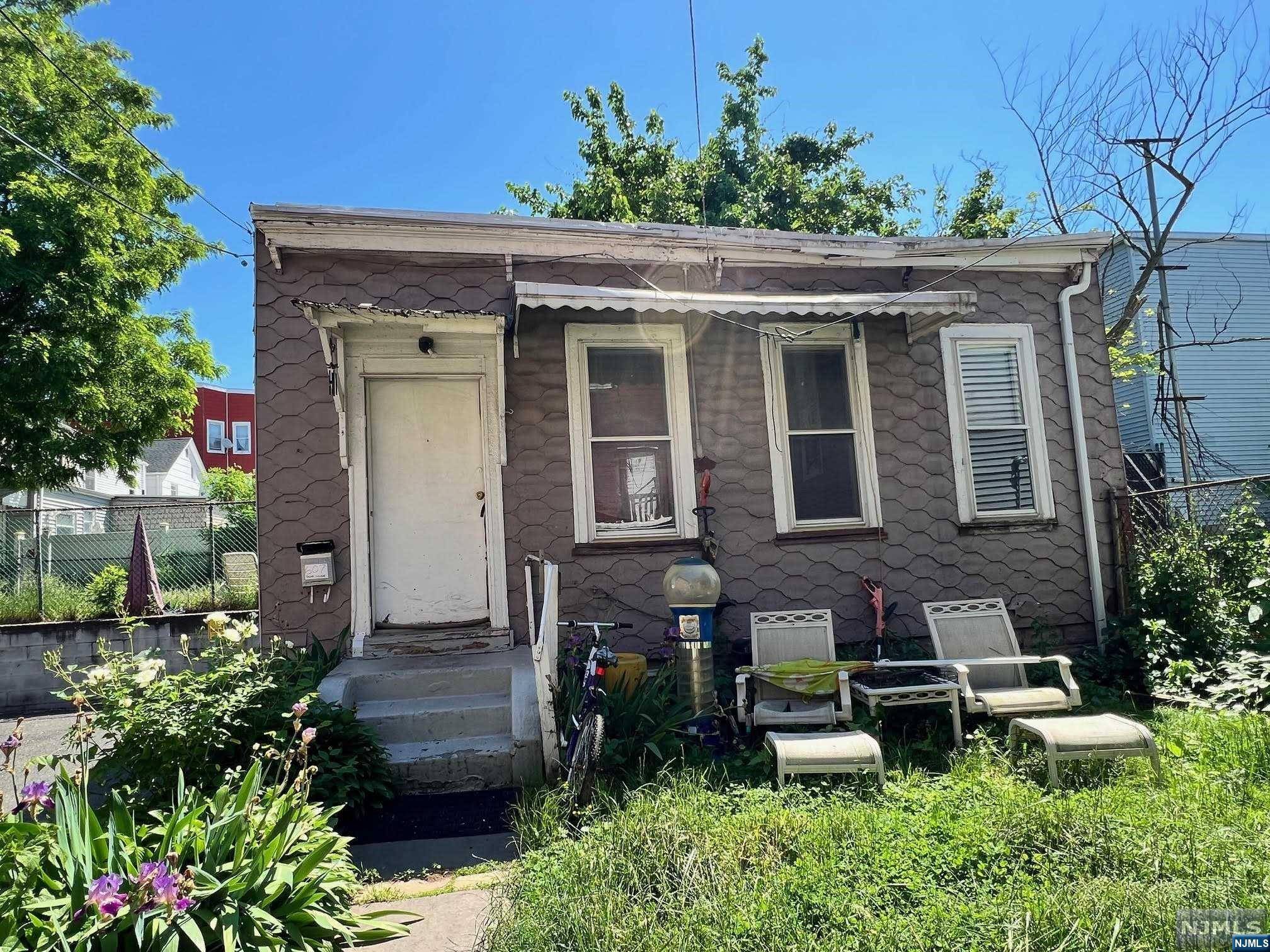 Harrison, NJ 07029,607 Frank E Rodgers BLVD