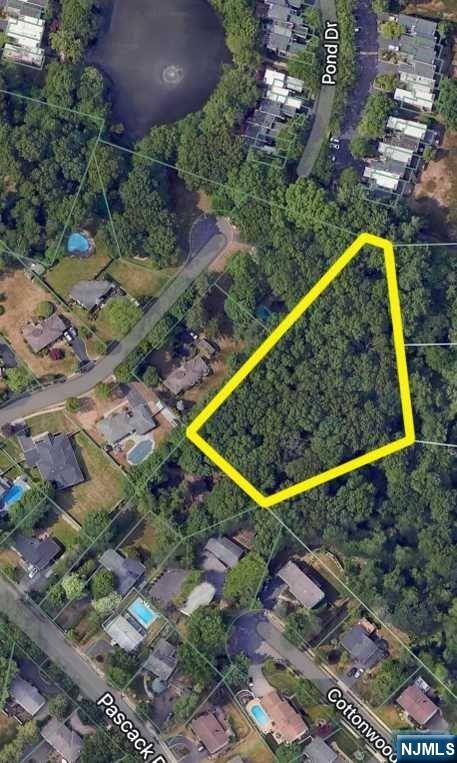 Paramus, NJ 07652,828 Pascack RD