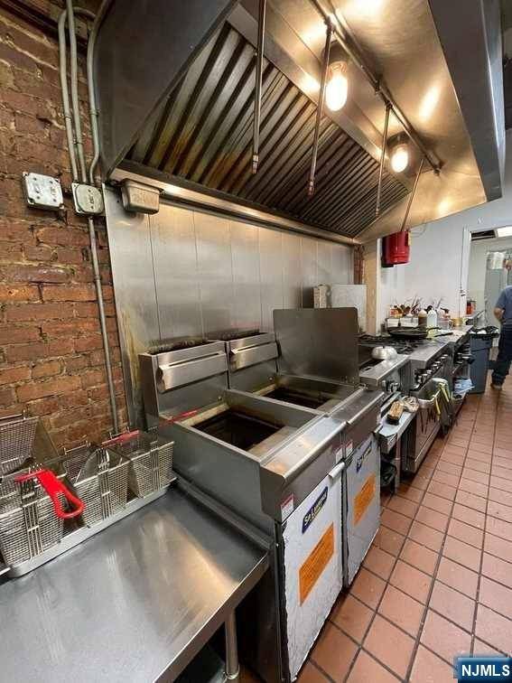 Ridgefield Park, NJ 07660,218 Main ST