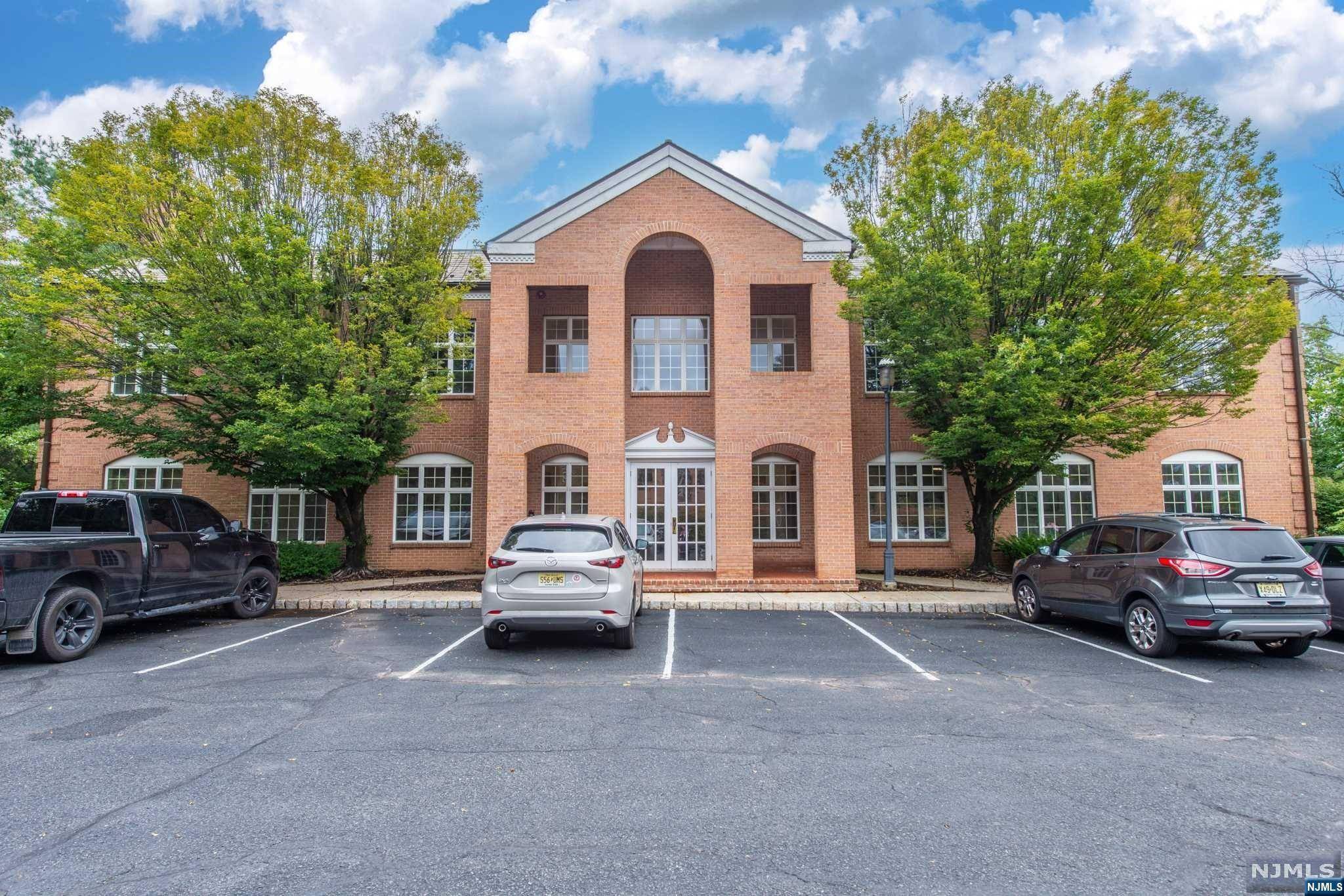 Readington, NJ 08889,372 Route 22
