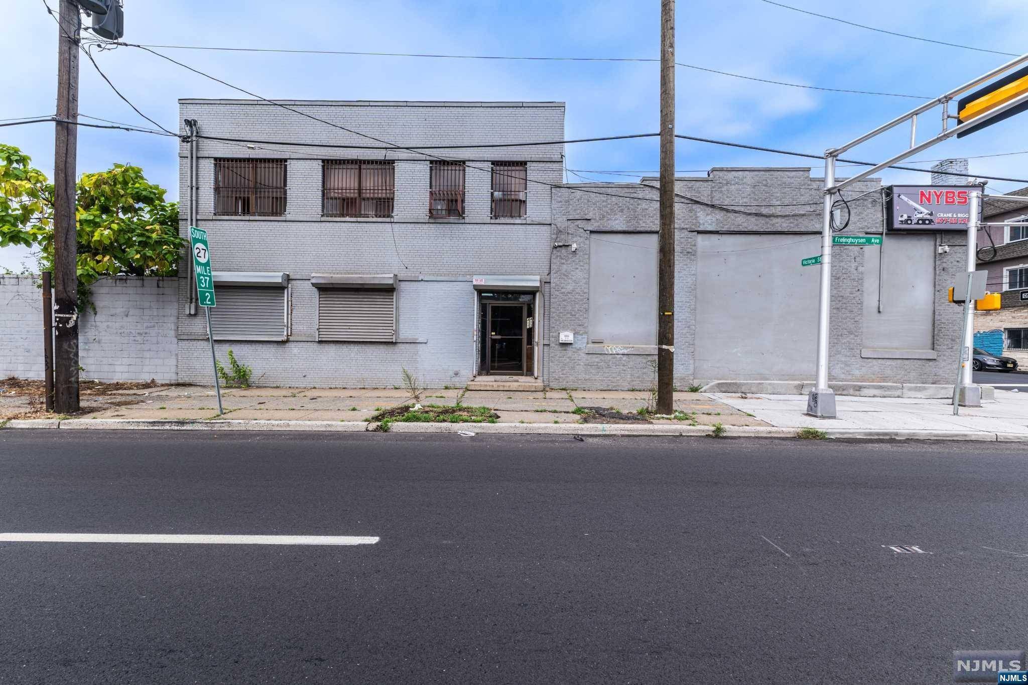 Newark, NJ 07114,413-417 Frelinghuysen AVE
