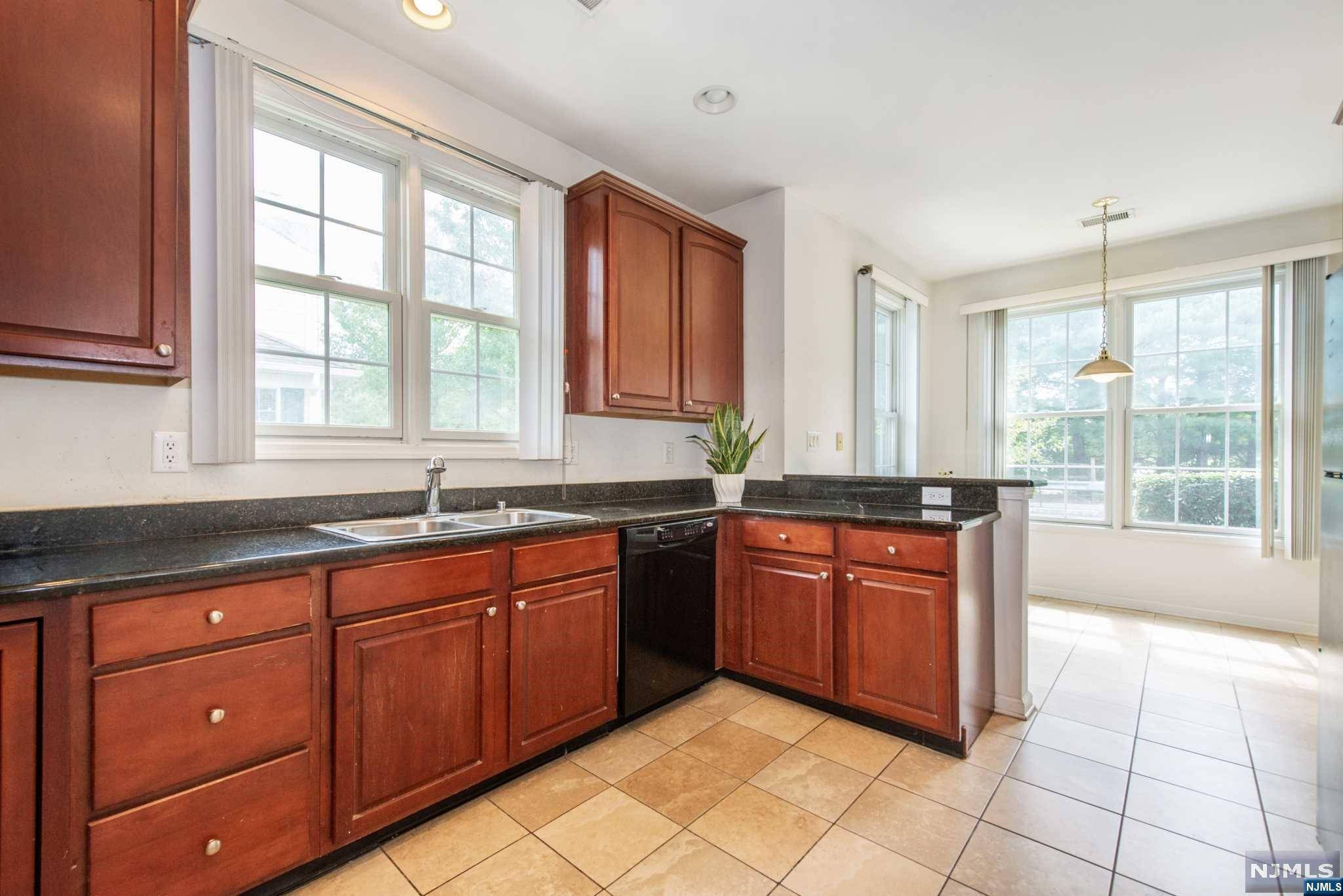Par-troy Hills Twp., NJ 07054,14 Kelley LN